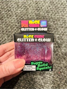 Needoh Nice  Cube Glitter & Glow Super Solid Squish - Purple